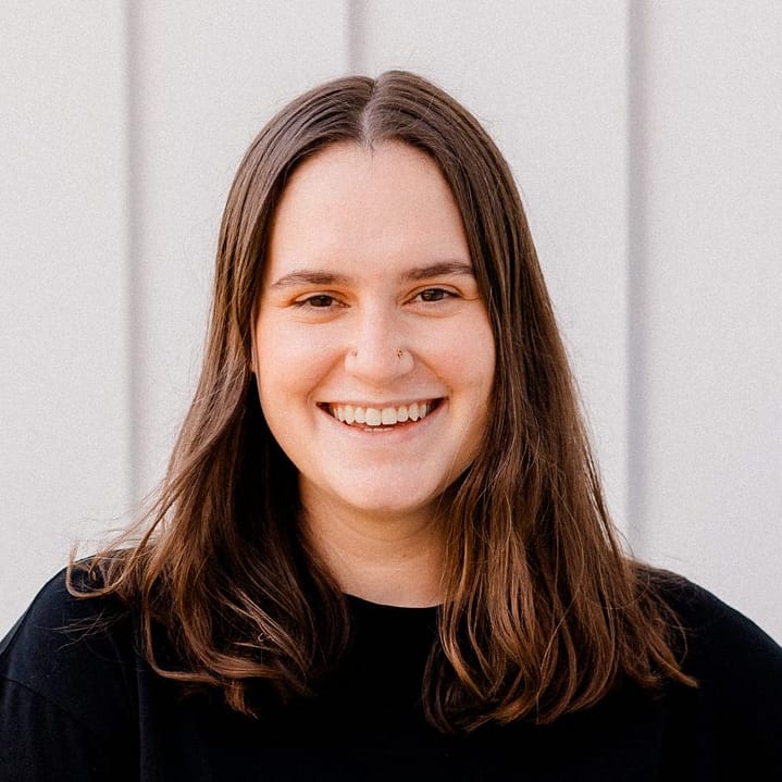 Alison Headshot Headshot of Barefoot Build's co-owner, Alison